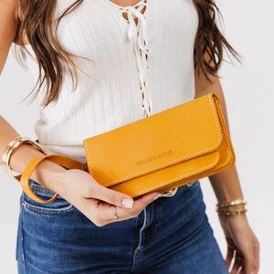Portland 🌲 Leather “Lily” large wristlet in Sunflower bag